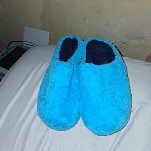 Dearfoams Vibrant Blue Slippers